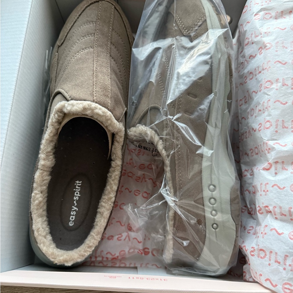 Easy Spirit Brown Slip-On Shoes NWT Size 12 - Picture 2 of 3